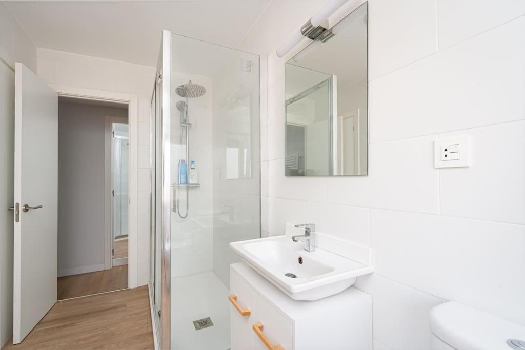 Myhousespain - Moderno Piso Frente Al Mar Хихон Экстерьер фото