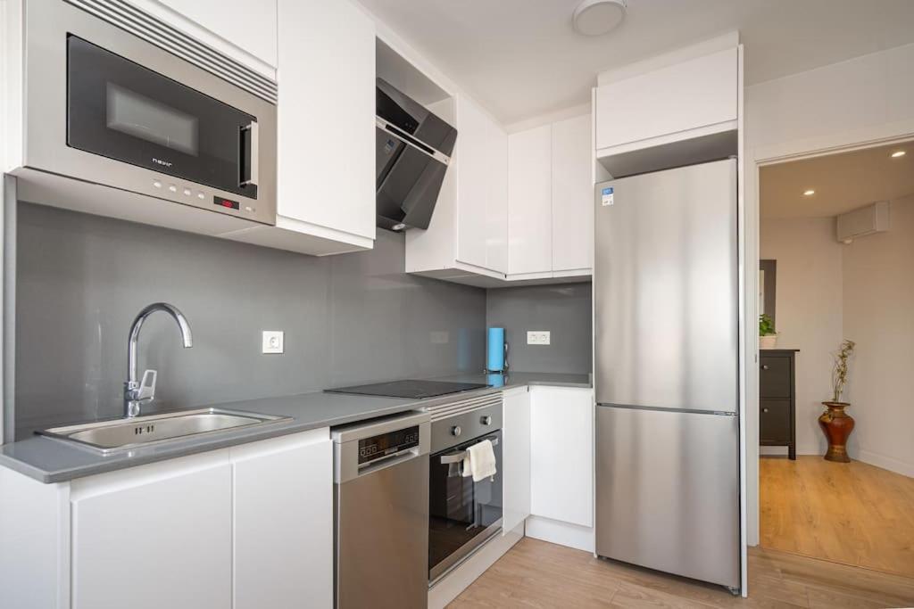 Myhousespain - Moderno Piso Frente Al Mar Хихон Экстерьер фото